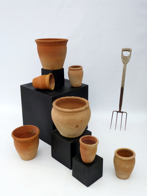 Terracotta-pots.-sml-H20cm.-med-H30cm.-lge-H35cm